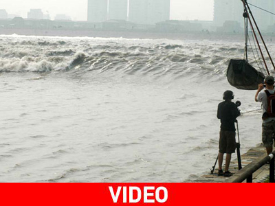 Το μοναδικό θέαμα της παλίρροιας στον ποταμό Qiantang